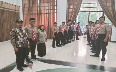 Pramuka MAN 2 Ciamis Bantu Pemberangkatan Jemaah Haji Kloter 32 JKS, Wujudkan Pengabdian Nyata Pelajar
