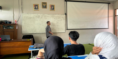 Ekskul Jurnalistik MAN 2 Ciamis Gelar Pelatihan Menulis, Targetkan Siswa Jago Buat Narasi Berita