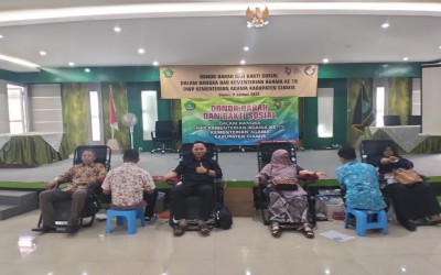 Delapan Pegawai MAN 2 Ciamis Berpartisipasi dalam Donor Darah Dalam rangkaian HAB  Ke 79 Kemenag Ciamis