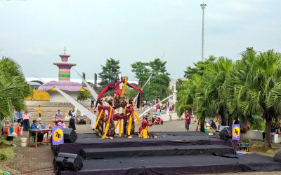 Siswa MAN 2 Ciamis Berpartisipasi dalam Kegiatan RIAK Ramadhan 2025 di Alun-Alun Ciamis